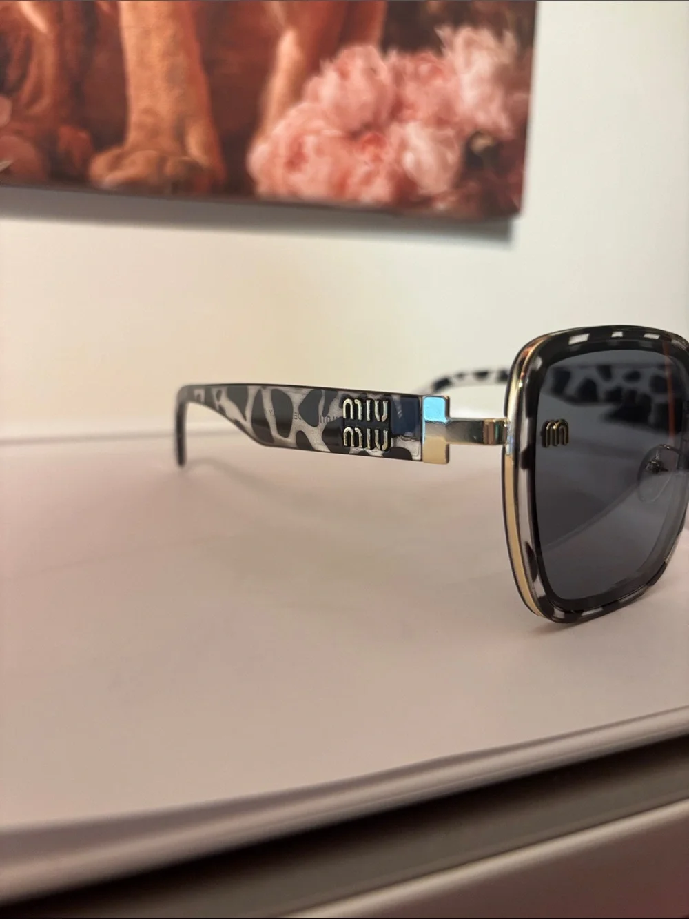 Square Tortoiseshell Sunglasses with Dark Gray Lenses